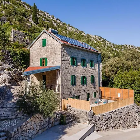 Villa Lazini Dvori Stasevica