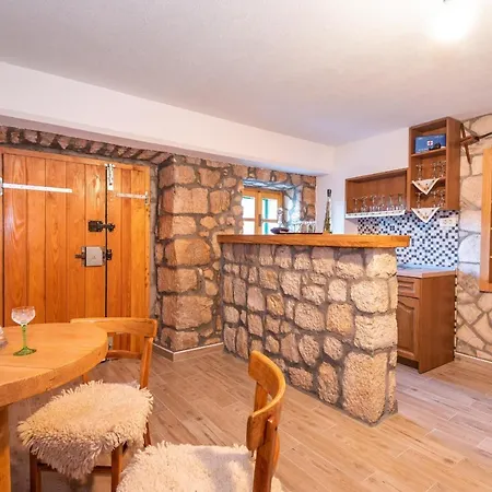 Lazini Dvori Villa