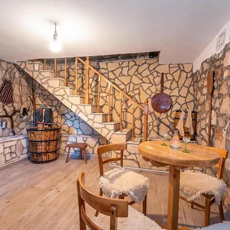 Lazini Dvori Villa