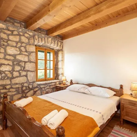 Lazini Dvori * Stasevica