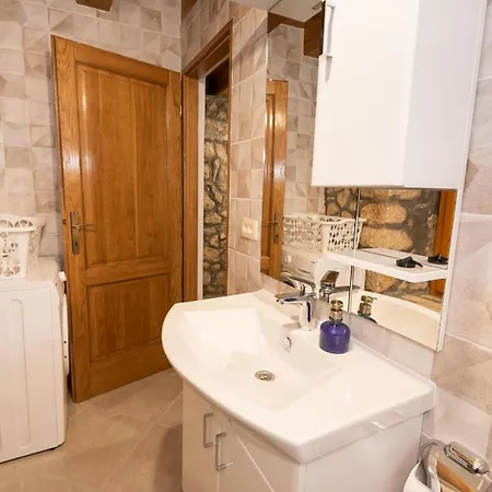 Lazini Dvori Villa
