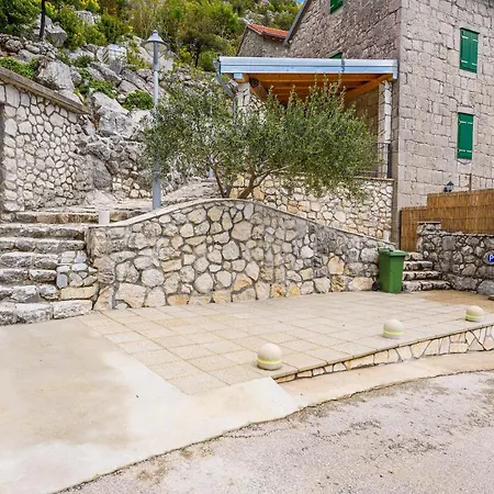 Lazini Dvori Villa Stasevica